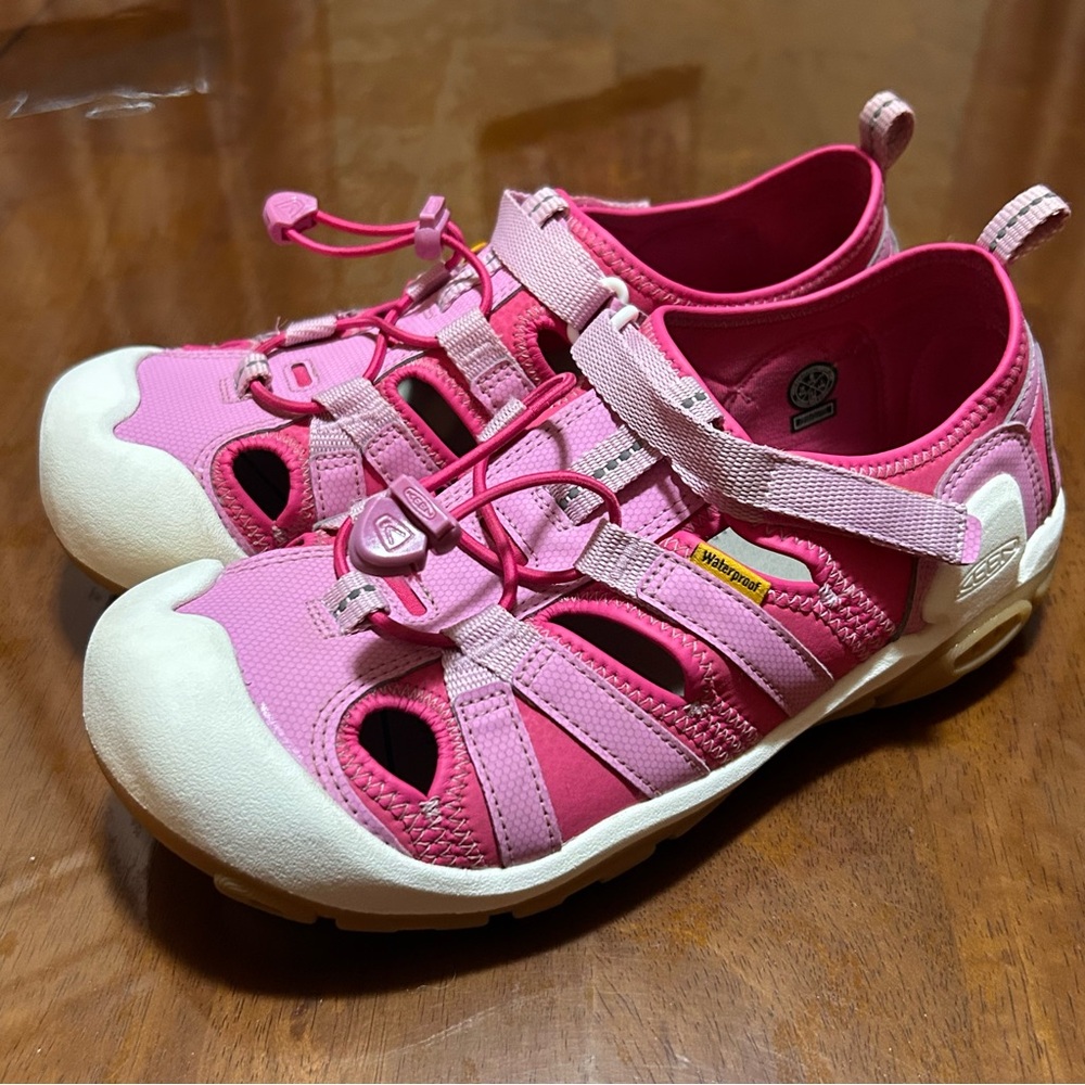 Keen Knotch Creek Women Sz 6 Sandals Closed Toe Hiking Water 1025641 Pink White